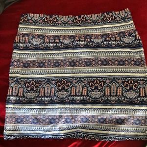 Patterned Mini Knit Skirt